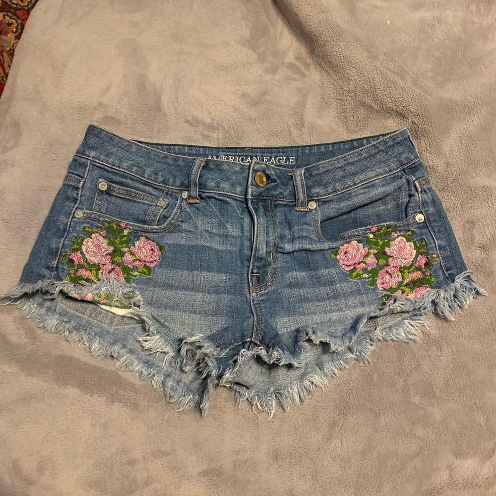 American Eagle Vintage Low Rise shorts size 6